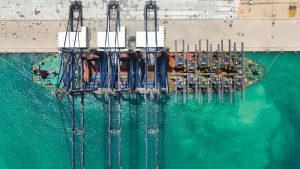 ميناء السخنة يشهد وصول أوناش عملاقة لتعزيز مركزية مصر اللوجستية - 11 - سيناء الإخبارية