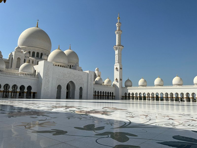 جامع الشيخ زايد الكبير.. تحفة معمارية تروي روح الإسلام - 15 - سيناء الإخبارية