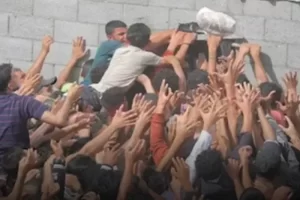 منظمات إنسانية: غزة تتحول إلى مقبرة للأطفال ومحرقة لعمال الإغاثة - 1 - سيناء الإخبارية
