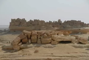 أمطار مفاجئة وسط حرارة شديدة في قرية جارة أم الصغير بسيوة - 1 - سيناء الإخبارية