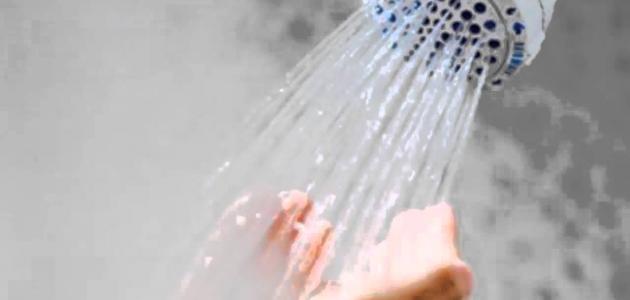 الاستحمام بالماء البارد.. فوائد للقلب والدورة الدموية ومخاطر لمرضى القلب - 1 - سيناء الإخبارية