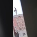 شاب يطلق النار من أعلى سطح في أسوان والشرطة تتحرك - 1 - سيناء الإخبارية