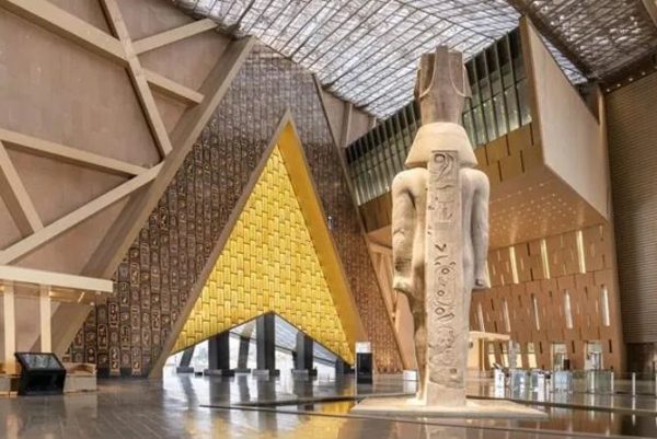 المتحف المصري الكبير يقترب من الافتتاح العالمي بلمسات أخيرة - 1 - سيناء الإخبارية