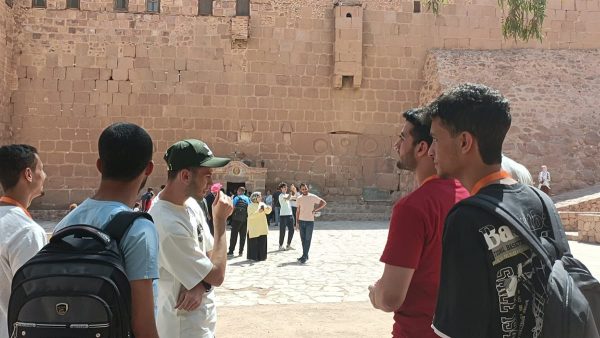 أوائل الجمهورية للثانوية الأزهرية يزورون دير سانت كاترين ضمن برنامج تكريمي بجنوب سيناء - 1 - سيناء الإخبارية
