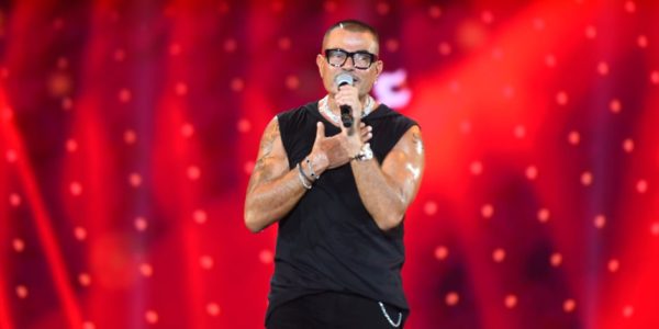 عمرو دياب يتألق بـ "ابتدينا".. و"بابا" تحصد أكثر من 81 مليون مشاهدة على يوتيوب - 1 - سيناء الإخبارية
