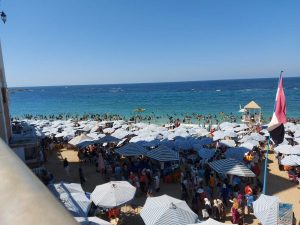 إقبال ملحوظ على شواطئ الإسكندرية قبل بدء العام الدراسي الجديد - 3 - سيناء الإخبارية