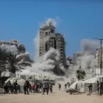 غزة تحت القصف: الاحتلال الإسرائيلي يدمر برج "السوسي" السكني ويصعّد تهجير السكان - 3 - سيناء الإخبارية