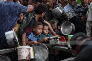 معاناة يومية في مخيم النصيرات بغزة.. الجوع يهدد حياة الملايين وسط الحصار الخانق - 5 - سيناء الإخبارية