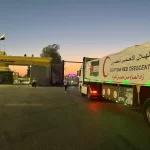 زاد العزة.. قافلة مصرية جديدة تنطلق إلى غزة محملة بـ2750 طنًا من الغذاء والدواء - 1 - سيناء الإخبارية