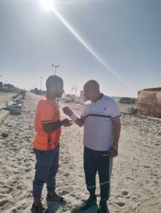 محافظ شمال سيناء يتفقد شاطئ العريش ويكشف تفاصيل تطويره واستجابة لمطالب الشباب - 1 - سيناء الإخبارية