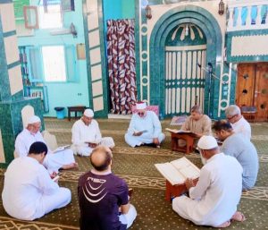 بالصور.. مقارئ شمال سيناء تستقطب عشاق القرآن الكريم عقب صلاة الجمعة - 9 - سيناء الإخبارية