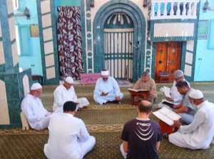 بالصور.. مقارئ شمال سيناء تستقطب عشاق القرآن الكريم عقب صلاة الجمعة - 7 - سيناء الإخبارية
