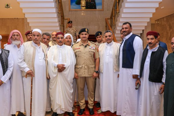 صدام حفتر يلتقي مشايخ وعُمد قبائل أولاد علي من مصر وليبيا لتأكيد الروابط التاريخية - 1 - سيناء الإخبارية
